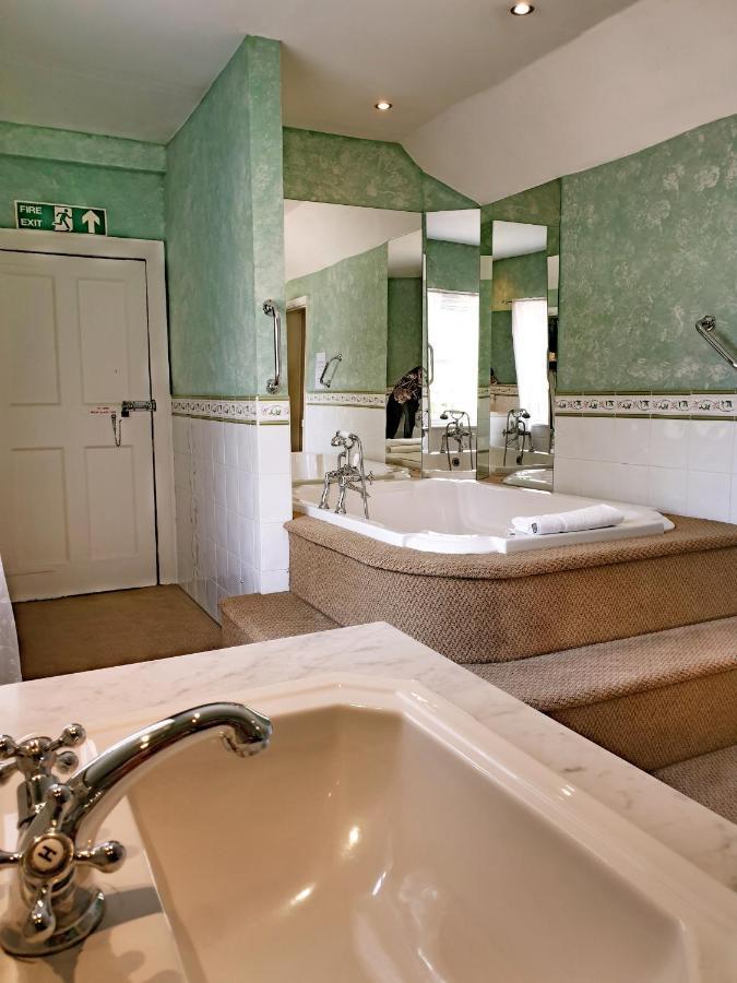 The Crown House Bed & Breakfast